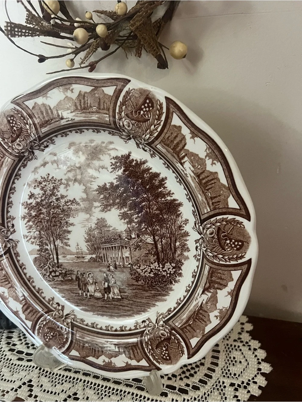 Ironstone J & G Meakin Americana; Brown and White Ironstone Dinner Plate; Englan